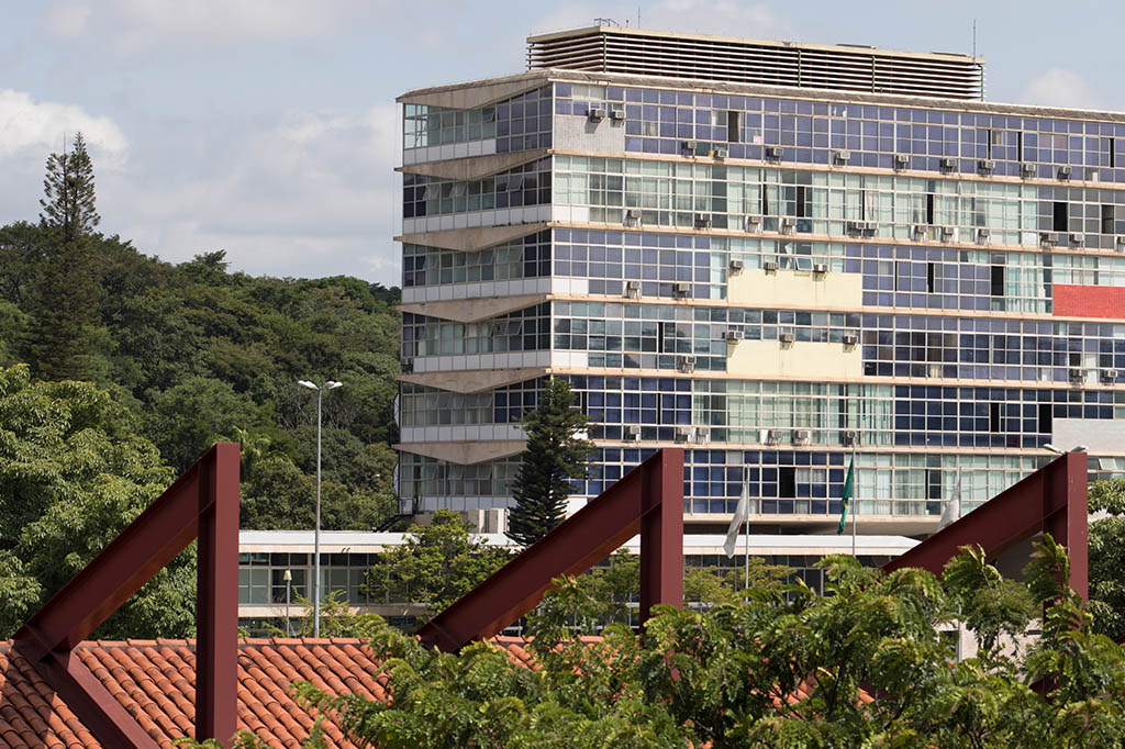 UFMG - Universidade Federal de Minas Gerais - Primeira aparição do