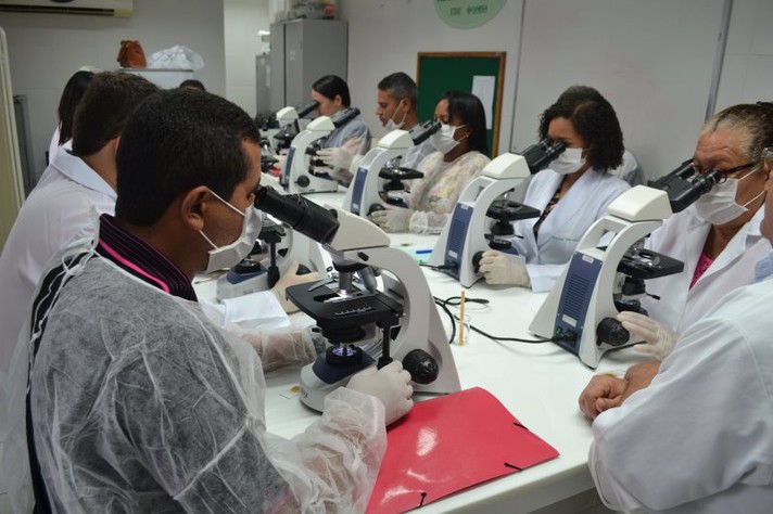 Treinamento de profissionais para análise diagnóstica da esquistossomose no estado do Sergipe