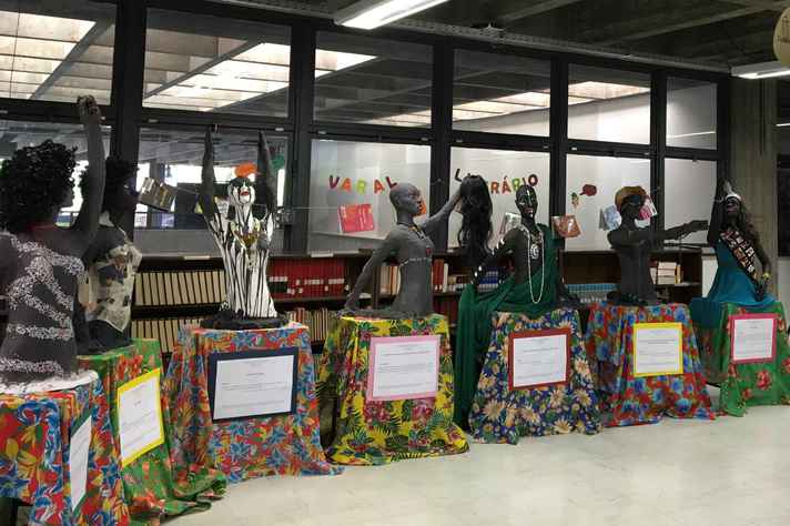 Esculturas presentes na exposição abordam diferentes questões da mulher negra