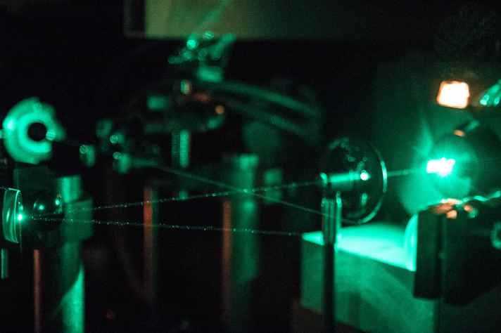 Detalhe de equipamento do Laboratório de Espectrometria Raman, do Departamento de Física da UFMG