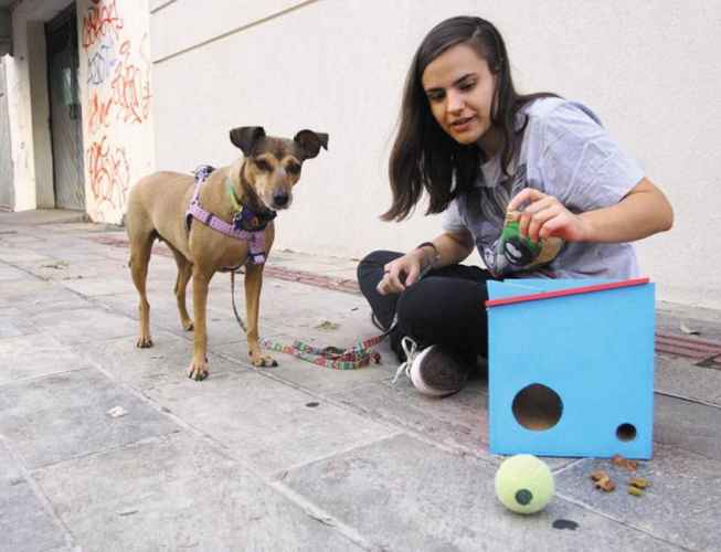 Camila Braz e a cadela Belinha