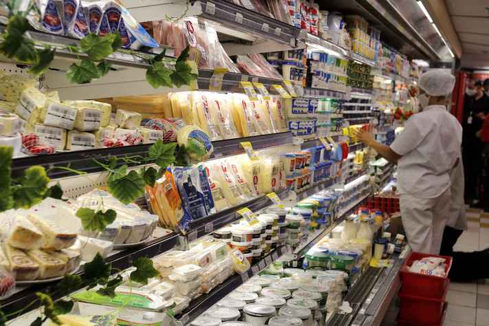 Preços nos supermercados têm assustado os brasileiros nos últimos meses