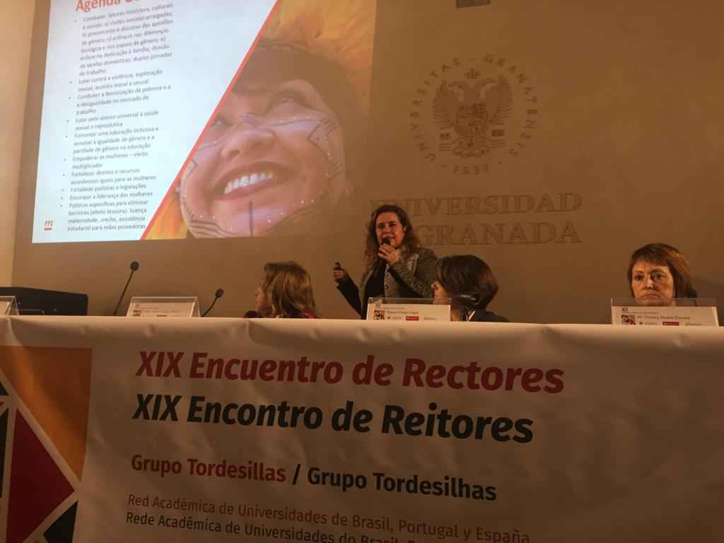 Sandra Regina durante apresentação em Granada: