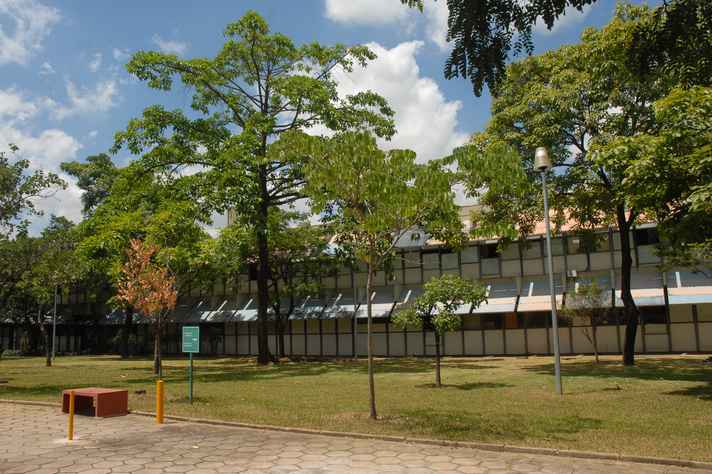 Estagiário realizará suas atividades na Escola de Veterinária da UFMG
