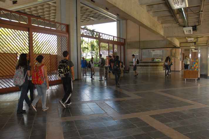Estudantes no campus Pampulha: processo oferece vagas em Belo Horizonte e em Montes Claros