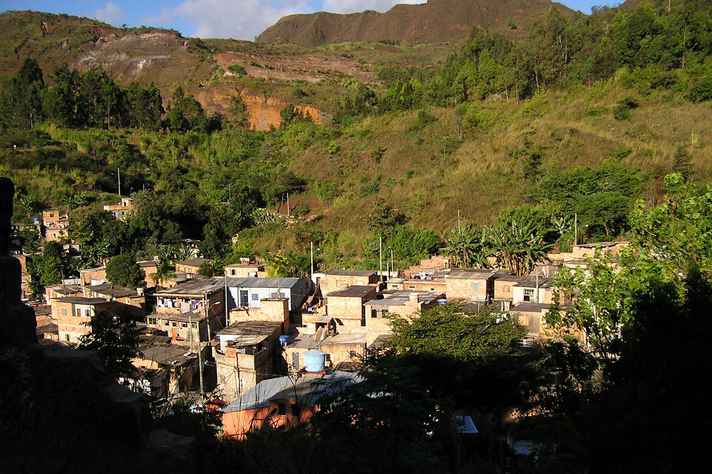 Vila Acaba Mundo: 600 famílias são objeto de ação coletiva de usucapião