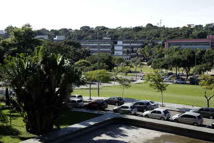 Vista parcial da região central do campus Pampulha
