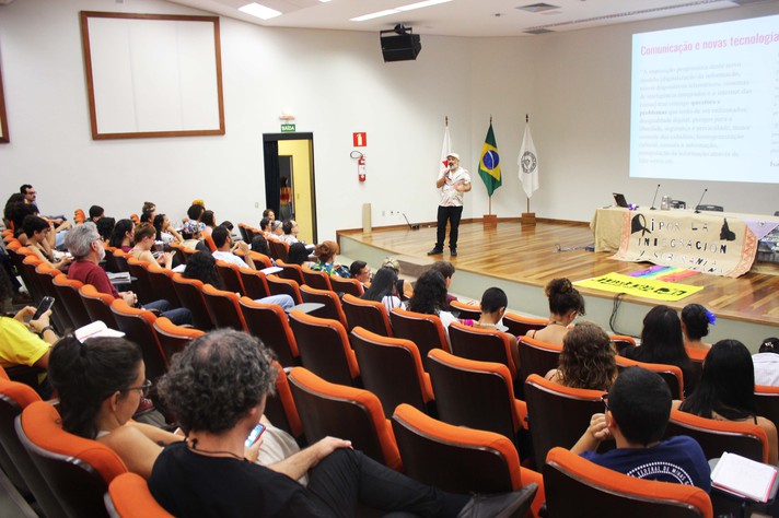 Aula sobre comunicação para fortalecimento dos Direitos Humanos será ministrada pelo docente Juarez Guimarães