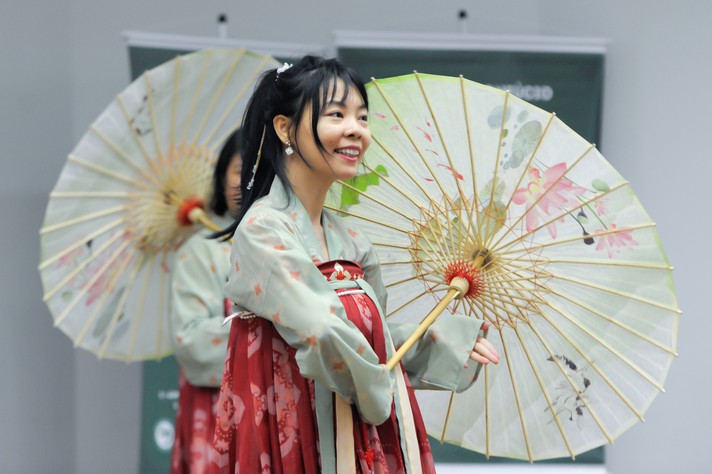Grupo do IC da Unicamp apresentou dança tradicional chinesa