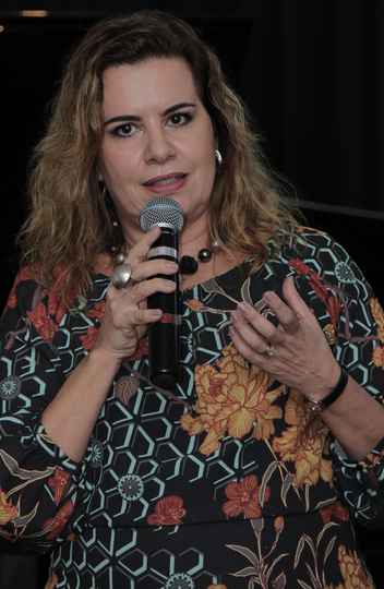 Sandra Goulart Almeida: