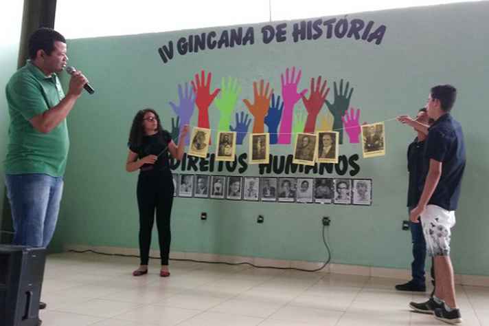 Gincana de História na Escola Estadual Tancredo Neves abordou o tema 
