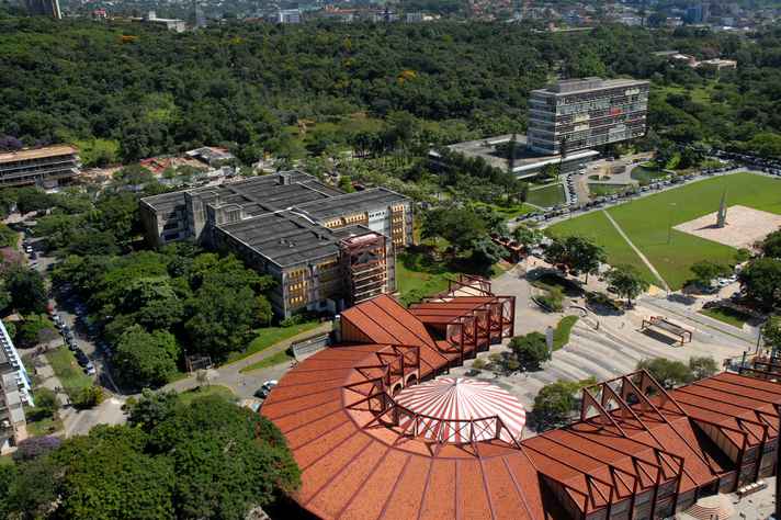 UFMG - Universidade Federal de Minas Gerais - Voluntários da UFMG