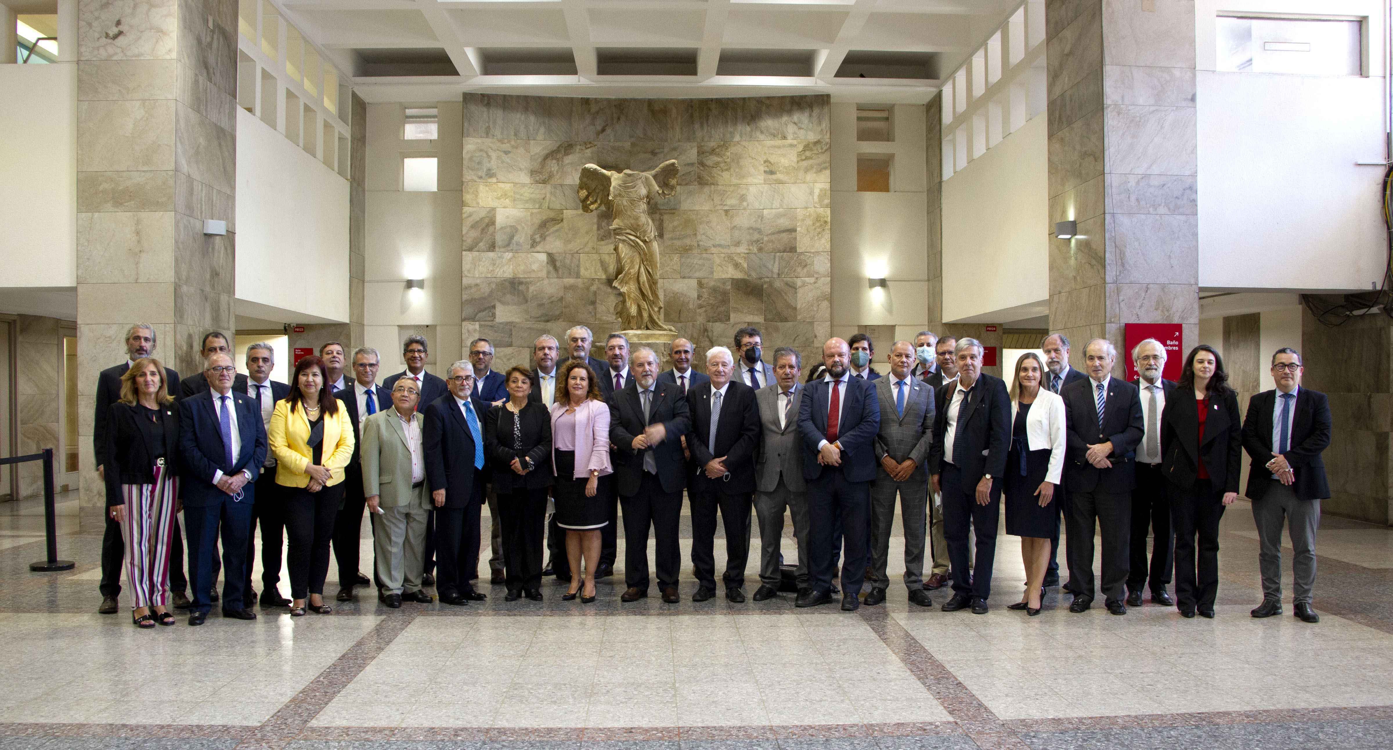 Dirigentes das universidades da AUGM reunidos em Montevidéu, em março deste ano, durante as celebrações dos 30 anos da entidade