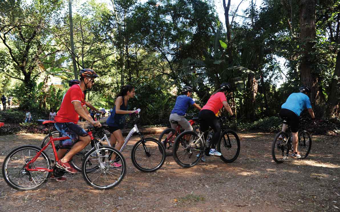 Ciclistas percorrem trilha do campus Pampulha em edição anterior do evento