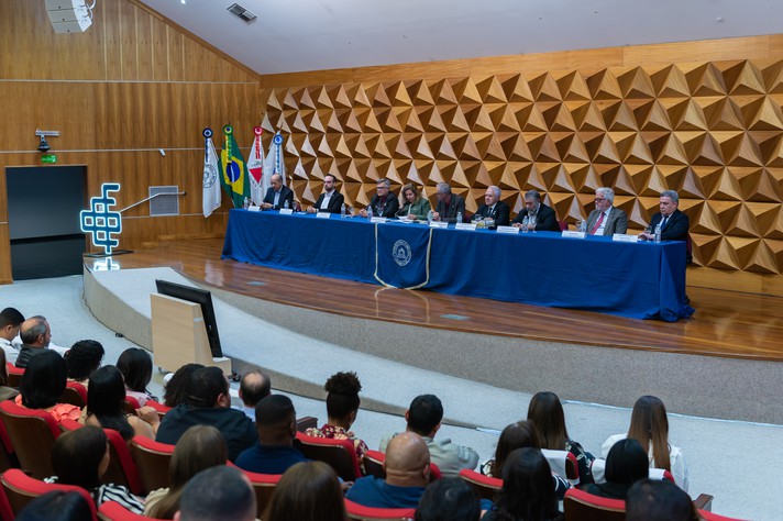 Representantes do governo, empresas e fundações de apoio celebraram o cinquentenário da FCO