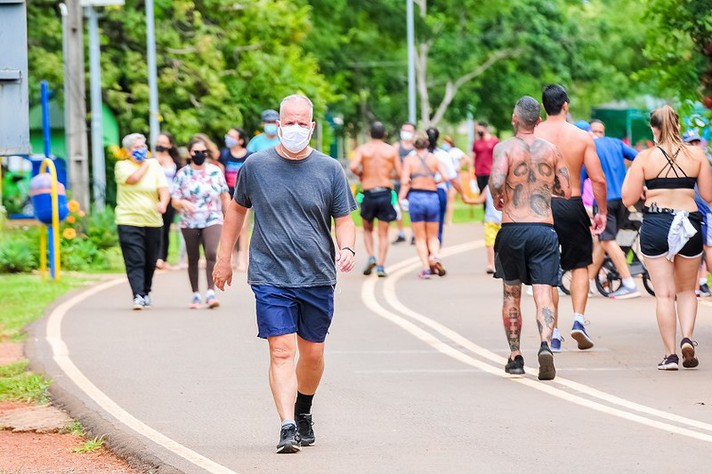 Os brasileiros ainda vivenciam as consequências da redução da prática de atividade física ocorrida durante a pandemia