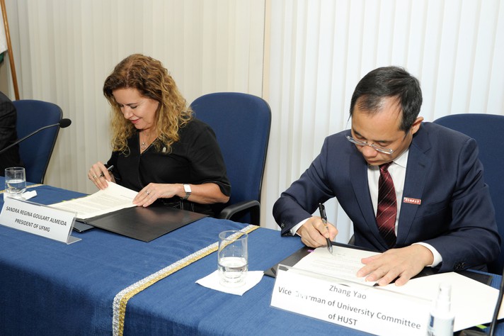 Sandra Goulart e Zhang You assinaram acordos de cooperação