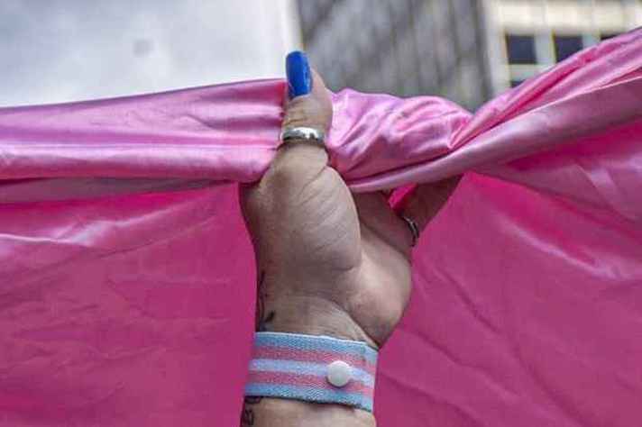 Segundo estimativa da Associação Nacional de Travestis e Transexuais, pessoas trans correspondem a 2% da população brasileira