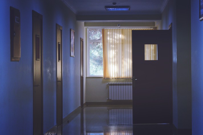 Diagnóstico mais rápido e isolamento de pacientes infectados poderia evitado mortes nos hospitais