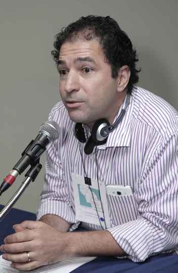 Luciano Mendes, professor da FaE