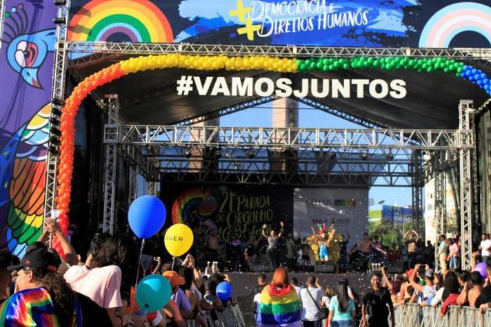Parada do Orgulho LGBT em Belo Horizonte: união dos diversos grupos é visto como uma necessidade urgente para essa população