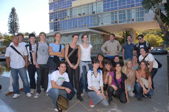A cada início de semestre, alunos que vêm de outros países são recepcionados no campus Pampulha