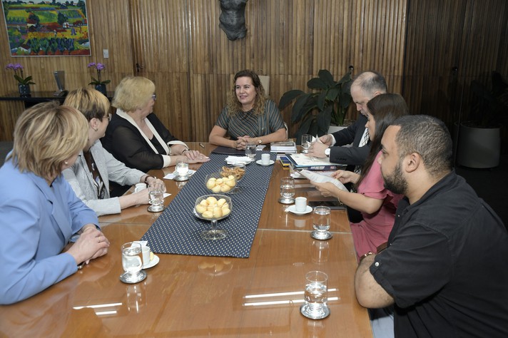 Sandra Goulart Almeida recebeu delegação e universidade da Rússia