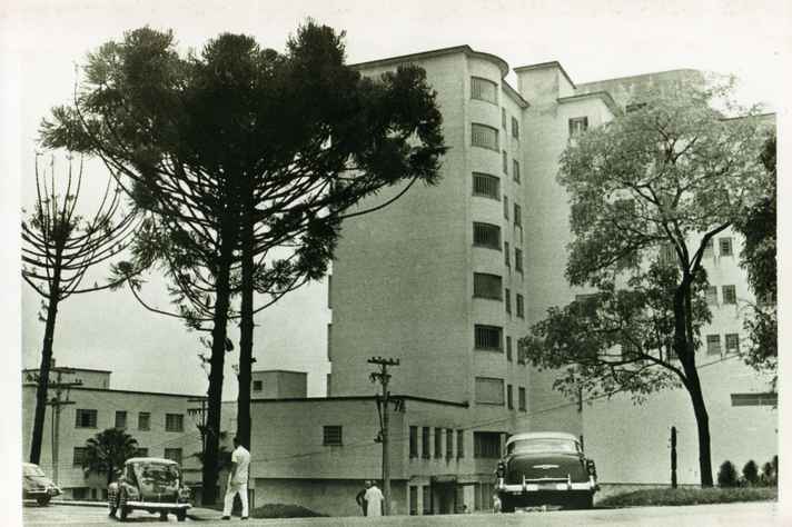 Prédio do Hospital São Vicente de Paulo (atual Hospital das Clínicas), na década de 1960