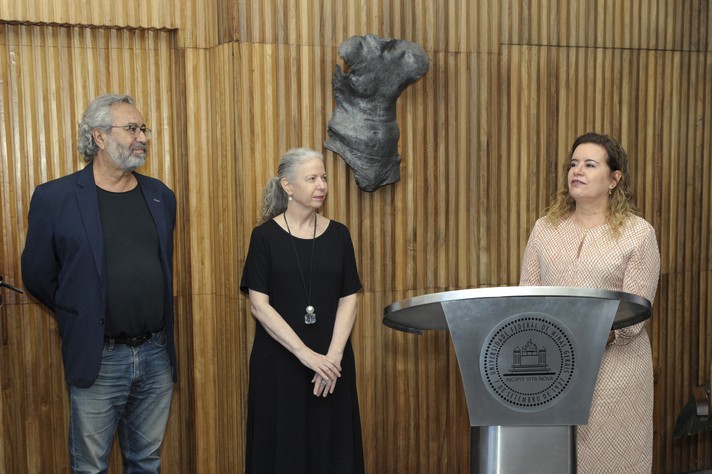 Flávio Carsalade, Carla Coscarelli e Sandra Goulart durante a cerimônia de transmissão de cargo