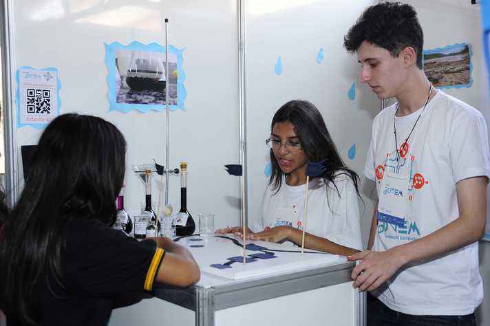 Feira UFMG Jovem: ciência e tecnologia como tema de interesse dos jovens