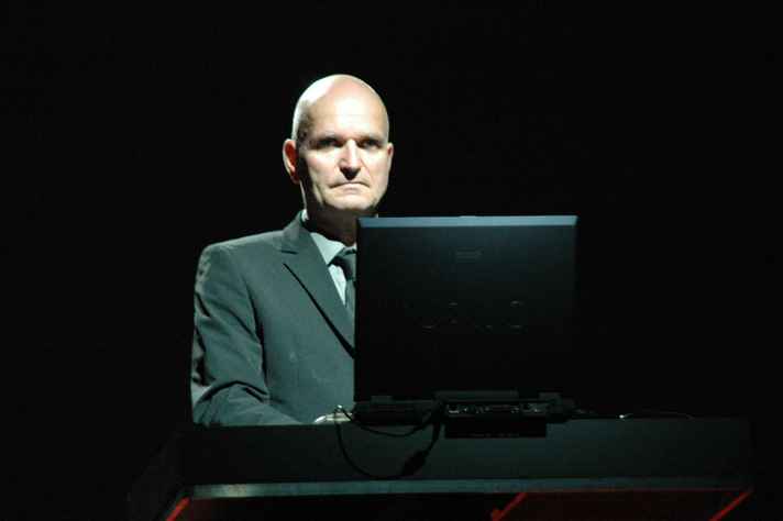 Florian Schneider, em apresentação com a Kraftwerk, na Itália, em 2005
