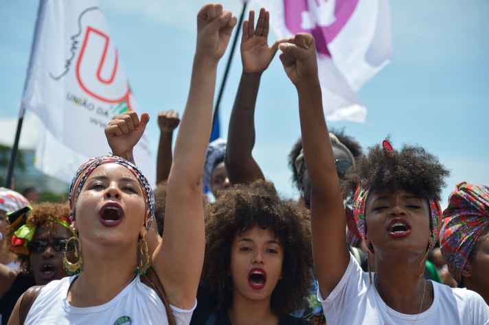 47% das  mulheres pretas brasileiras se autodeclaram feministas