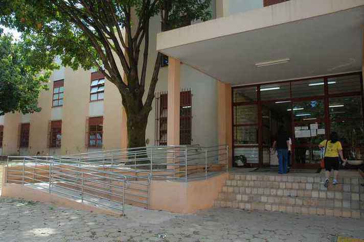 Fachada do prédio do Coltec, no campus Pampulha,