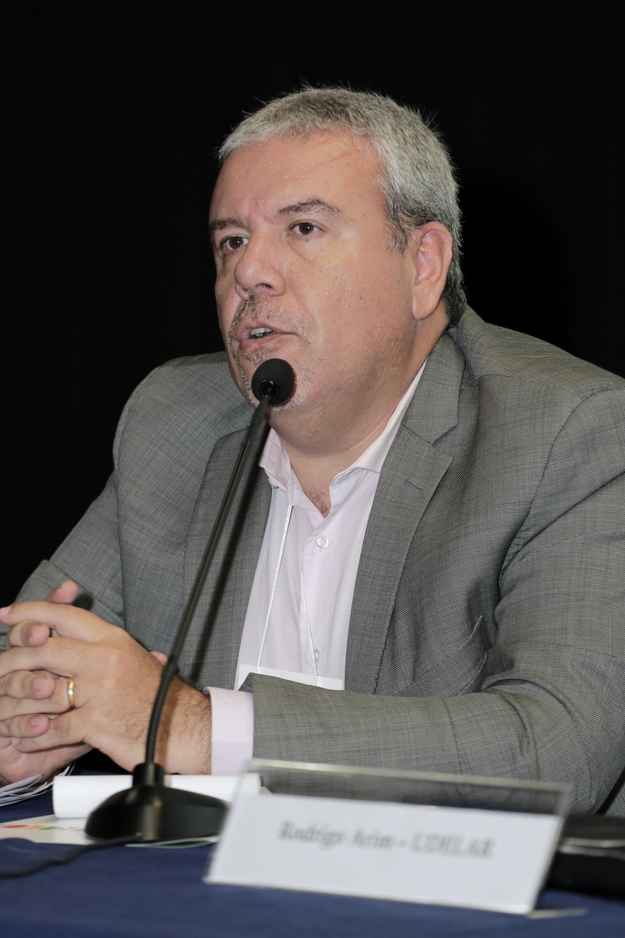 Victor Moriñigo, reitor da Universidade Nacional de San Luis, da Argentina