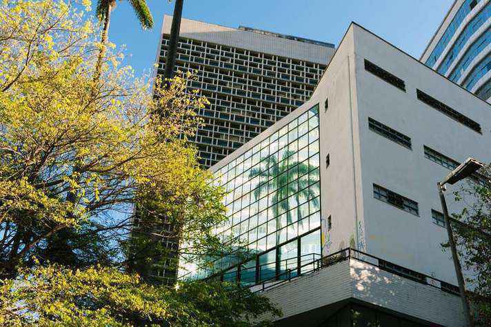 A Faculdade de Direito e Ciências do Estado fica na avenida João Pinheiro, 100