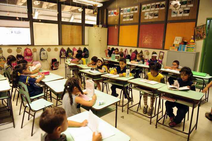 Turma de alfabetização no Centro Pedagógico da UFMG