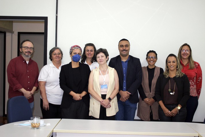 Representantes da UFMG e da Prefeitura de Nova Lima durante a oficialização da parceria