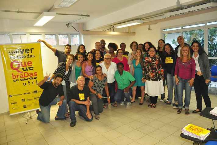 Encontro de acadêmicos com artistas e ativistas da comunidade da Rocinha, no Rio de Janeiro