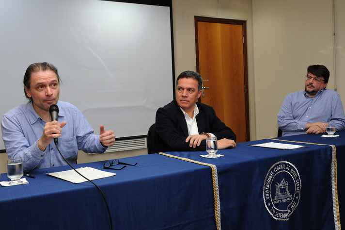 Michael Heinrich, Jaime Ramírez e Hugo Cerqueira em conferência sobre Karl Marx