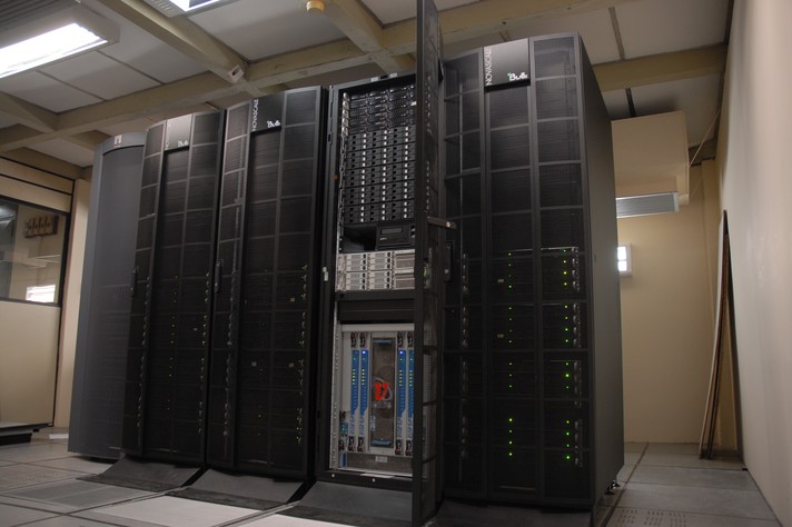 Supercomputador do Laboratório Multiusuário de Computação Científica, localizado no ICEx