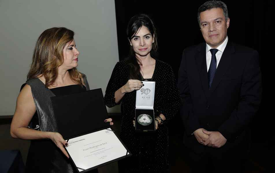Julia de Sena Machado recebeu a homenagem póstuma conferida à professora Roseni Rosângela de Sena