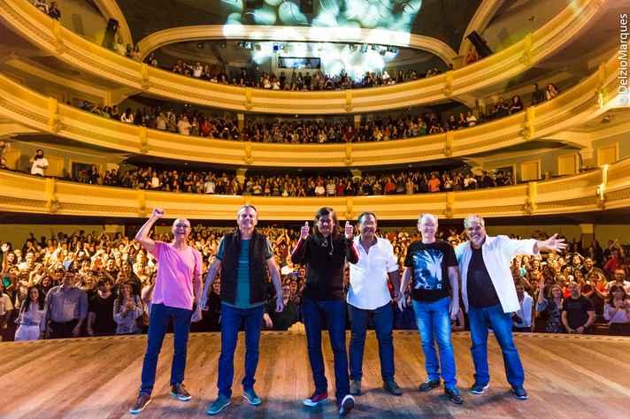 15º disco do 14 BIS foi gravado no Teatro Coliseu, em Santos, há dois anos