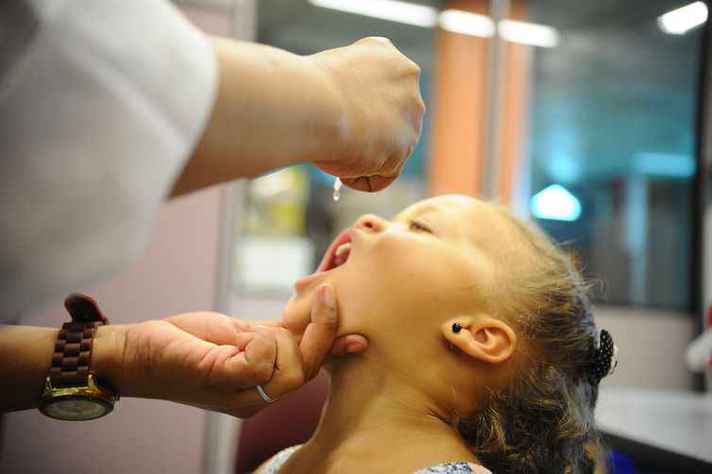 Vacinação contra a poliomielite é um dos símbolos do PNI