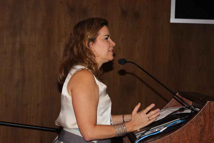 Sandra Goulart Almeida: 'coragem na luta pela universidade em que acreditamos'