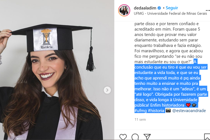 No seu instagram, Débora Aladim, em foto da formatura em História agradece pelos quase cinco anos na UFMG