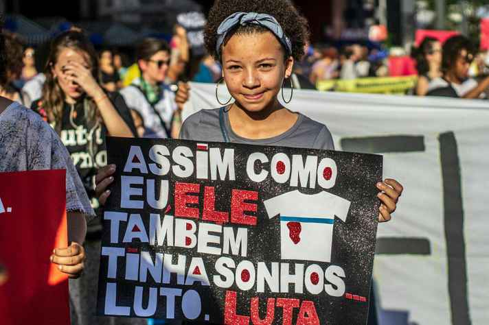 Manifesto contra violência que vitimou Marcos Vinicius, no Rio de Janeiro