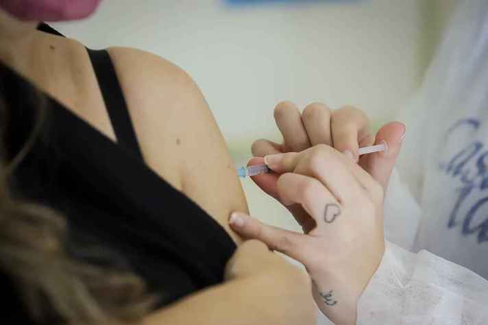 Vacina já é exigida em cidades como São Paulo para entrada em alguns locais