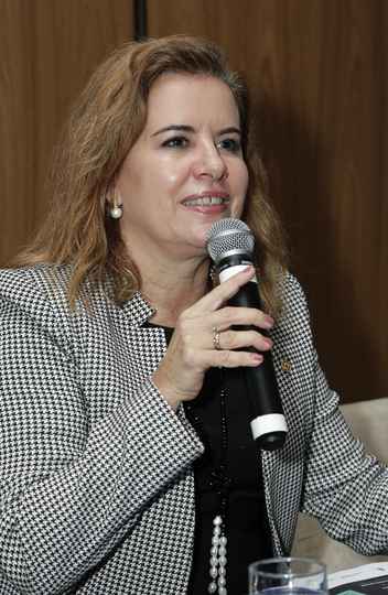 Sandra Almeida: