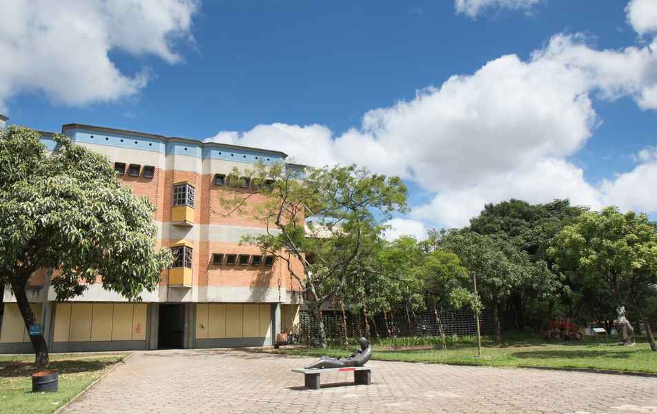 Escola de Belas Artes (EBA)