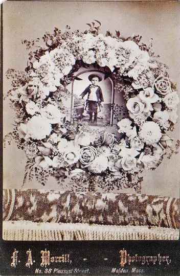 Santinho de falecimento impresso por volta de 1885